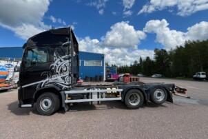 Volvo FH540 6x2 ADR alusta