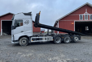 Volvo FM500 8x4 vaijerivaihtolava-auto