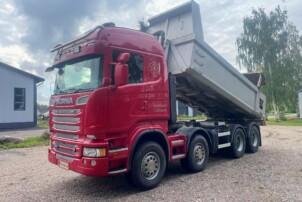 Scania R560 Highline 8x4 rautajousinen