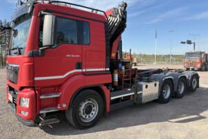 MAN TGS 35.440 8X4*4 tridem HMF 2120 ja AJK koukku