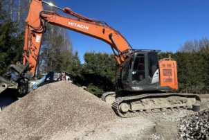 Hitachi ZX225US LC-5B+Novatron 3D