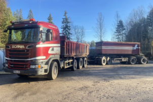 Scania R580 8x4-4700 trippeli kasettiauto