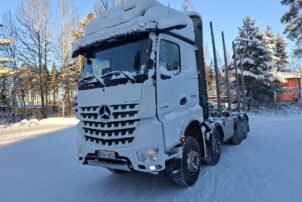 Mercedes-Benz Arocs 15.6 puuauto