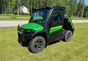 John Deere Gator