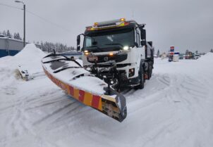 Volvo FM 12.8 8x4 Tienhoitovarustuksella