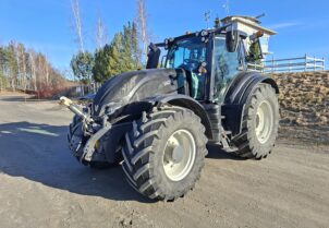 Valtra T235D