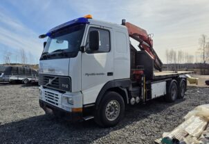 Volvo FH 12 vaijeriauto Palfingerin PK 18500 nosturilla