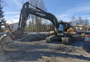 Hyundai HX 220 AL
