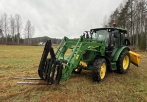 John Deere 5058E