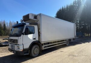 Volvo FM 7 Kaappi auto