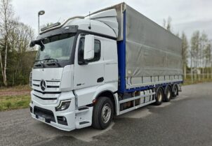 Mercedes-Benz Actros 5835 nostokapelliauto