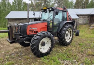 Valmet 6800 + Patu 655 kourakuormain